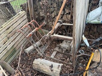 P cirkularku s kolibkou 2ks nabrousenych kotoucu