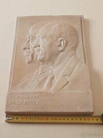 Keramický reliéf Dr. E. Beneš, T.G.  Masaryk