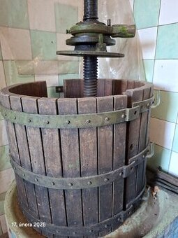 Lis na hrozny a ovoce