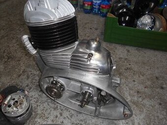 Prodám motor na Jawu 250 Pérák