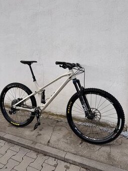 Celoodpružené karbonové kolo XL 29 YT Industries IZZO Comp