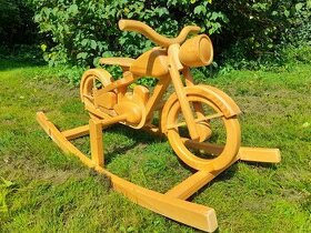 Luxusní dřevěná dětská houpačka-motorka