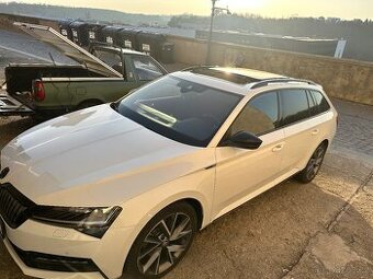 Skoda superb iV sportline ,black ,full naj 79 tkm