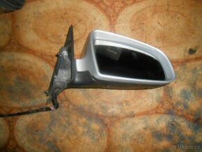 prodam prave zrcatko na audi A3 . 8P , rok 2003-