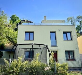 Prodej rodinného domu 260 m2, pozemek 359 m2, ev.č. 00678 - 1