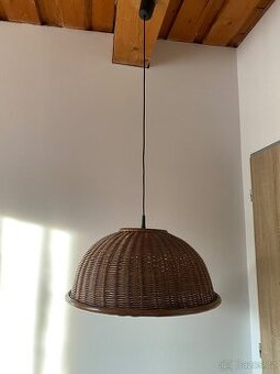 Ratanový lustr
