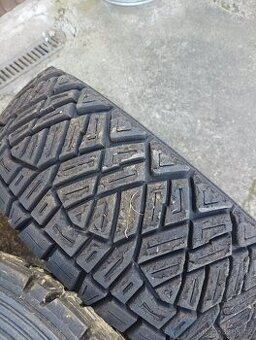 Gumy na autokros