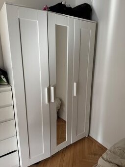 Skříň IKEA BRIMNES se 3 dveřmi, bílá, 117x190 cm