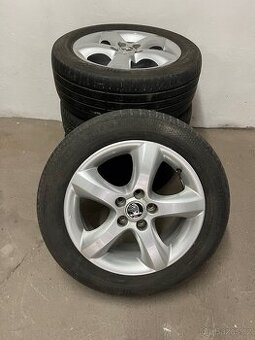 Alu kola orig.Škoda,super stav s pneu na dojetí 195/55,R15