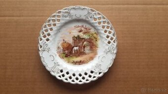 Starý porcelánový mělký talíř, prolamované - 1
