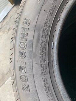 Gumy 205/60 R15