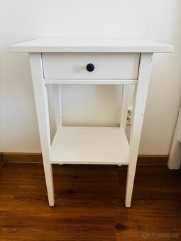 Noční stolek IKEA Hemnes bílý