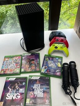 Xbox Series X 1TB Carbon, 3x ovladač, 2x mikrofon