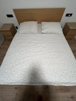 Postel ikea + noční stolky