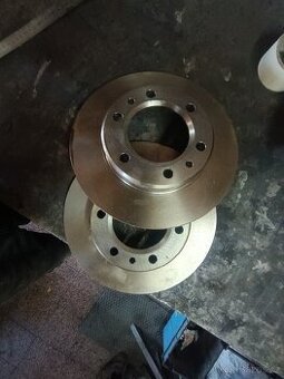 TOYOTA HILUX I , II , LAND CRUISER J7-