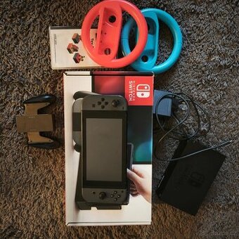Nintendo Switch + příslušenství