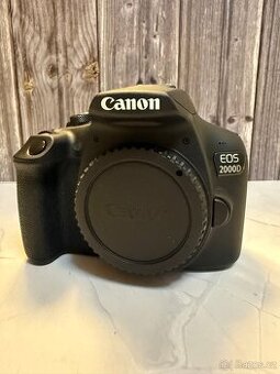 Canon EOS 2000D fotoaparát