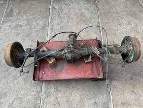 Zadní náprava a výfuk Nissan Navara D40