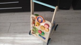 dětský dřevěný vozíček