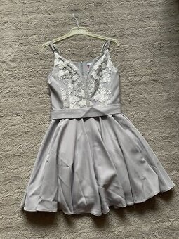 Plesové společenské krátké šaty se zdobením - bílé/šedé