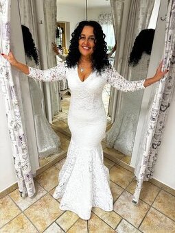 Svatební šaty z elastické krajky