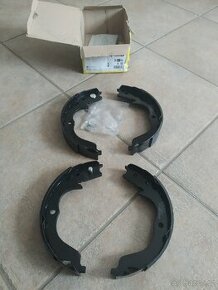Brzdové obložení ( pakny) ruční brzdy Citroen, Mitsubishi, P