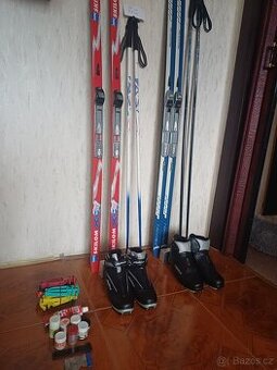 Dvoje kompletní běžky boty 38 a 42