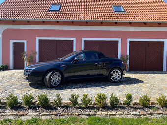 Prodám krásnou Alfu Romeo Spider