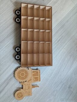 Polička na autíčka traktor