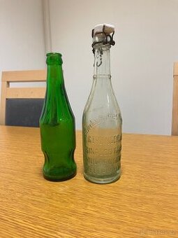 2 hezké starožitné lahve