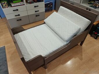 Dřevěná dětská postel Ikea Sundvik