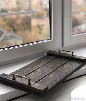 Dřevěný tác z masivu