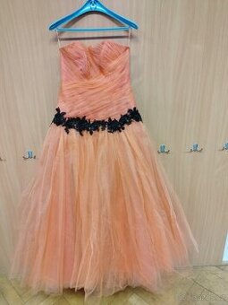 Maturitní plesové šaty