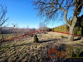 Prodej stavebního pozemku 942m2 v Perná