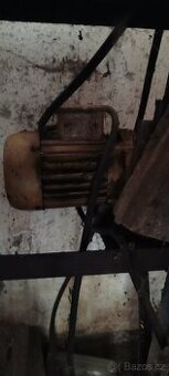 Řezačka kopřiv,trávy apod.