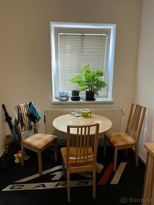 Kuchyňské židle a stůl