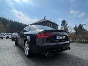 AUDI A4 B8 3.0 TDI S4 LOOK výfuk s el.klapkou hezká výbava