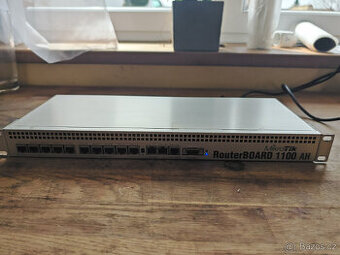 MikroTik RouterBOARD RB1100