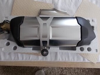 VÝFUKOVÝ TLUMIČ NA MOTORKU BMW 1250GS - 1
