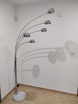 Stojací lampa