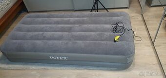 Nafukvaci matrace na 12voltu nova INTEX