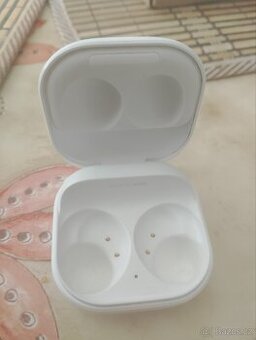 "KRABIČKA" na Samsung Galaxy buds Fe sluchátka