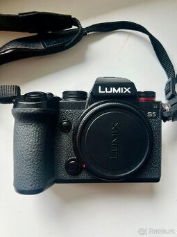 Prodám Panasonic Lumix S5 + příslušenství