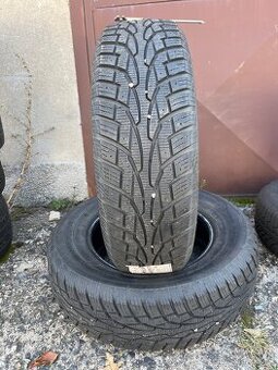Zimní pneu 215/70/16