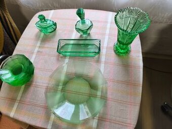 Souprava ze zeleného skla