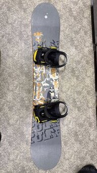 Snowboard Salomon 150cm s vázáním Blackhole