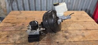 Mercedes w204 ABS jednotka, posilovač brzd