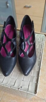 Kožené lodičky Tamaris 40