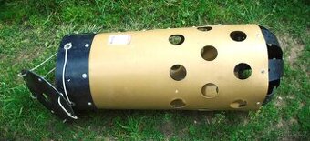 Krmeliště Heu Toy , pomocník na krmení / zábavu pro koně