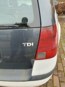 VW Golf 4 zadní páté dveře bez koroze